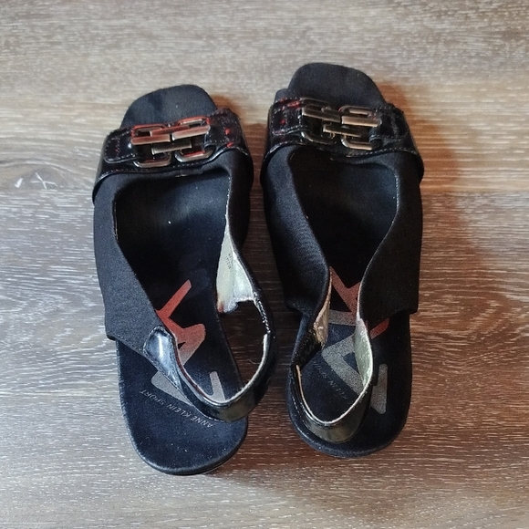 Anne Klein Black Heels with Glossy Finish - Picture 5 of 8